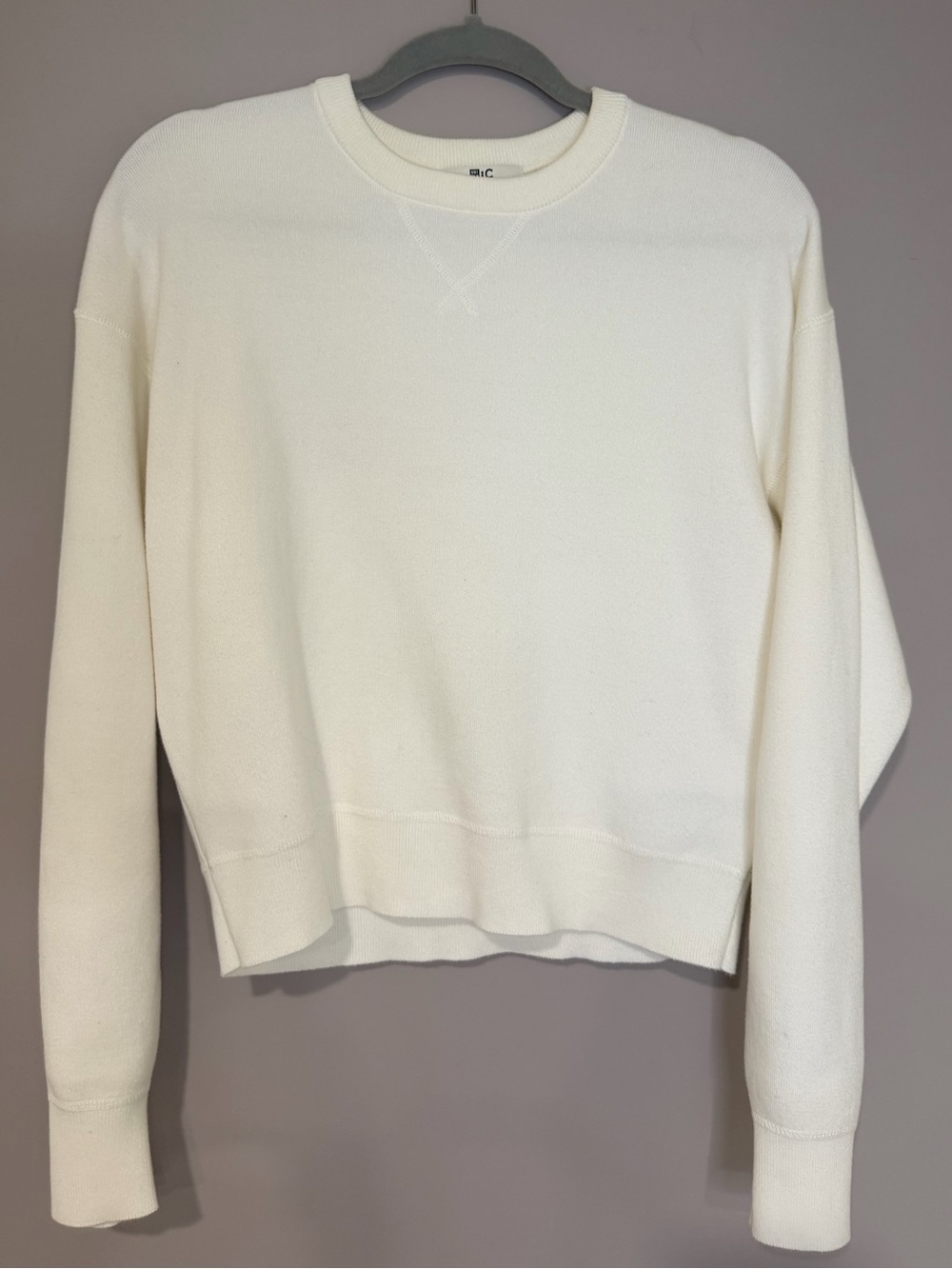 Uniqlo White Cotton Crew Neck Seeater